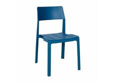 пластиковый стул синего цвета